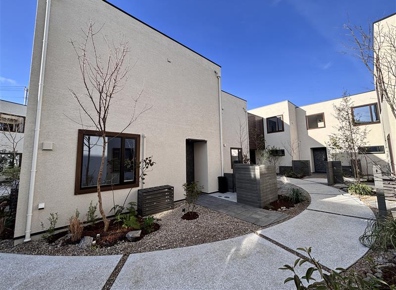 中庭はバリアフリーに配慮